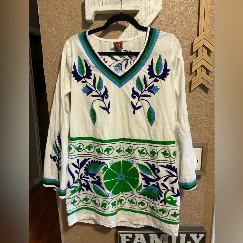 COCO White Dress with Blue and Green Floral Embroidery Women’s Size S/M